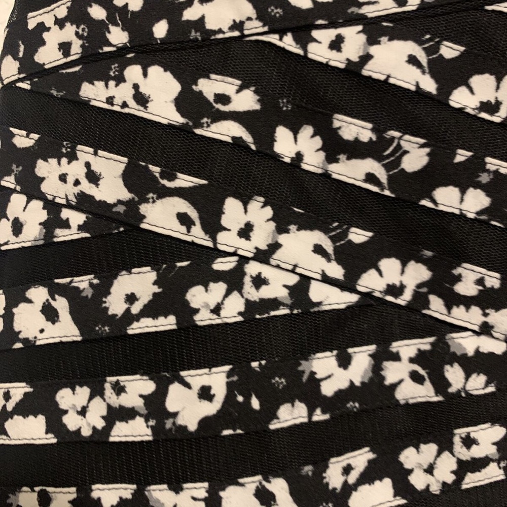 White House Black Market Floral Zig Zag Pencil Straight Skirt Women's Size 00 - Picture 8 of 10